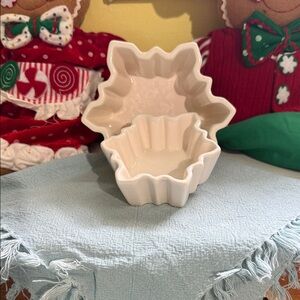 White Ceramic Fluted Bakeware Set